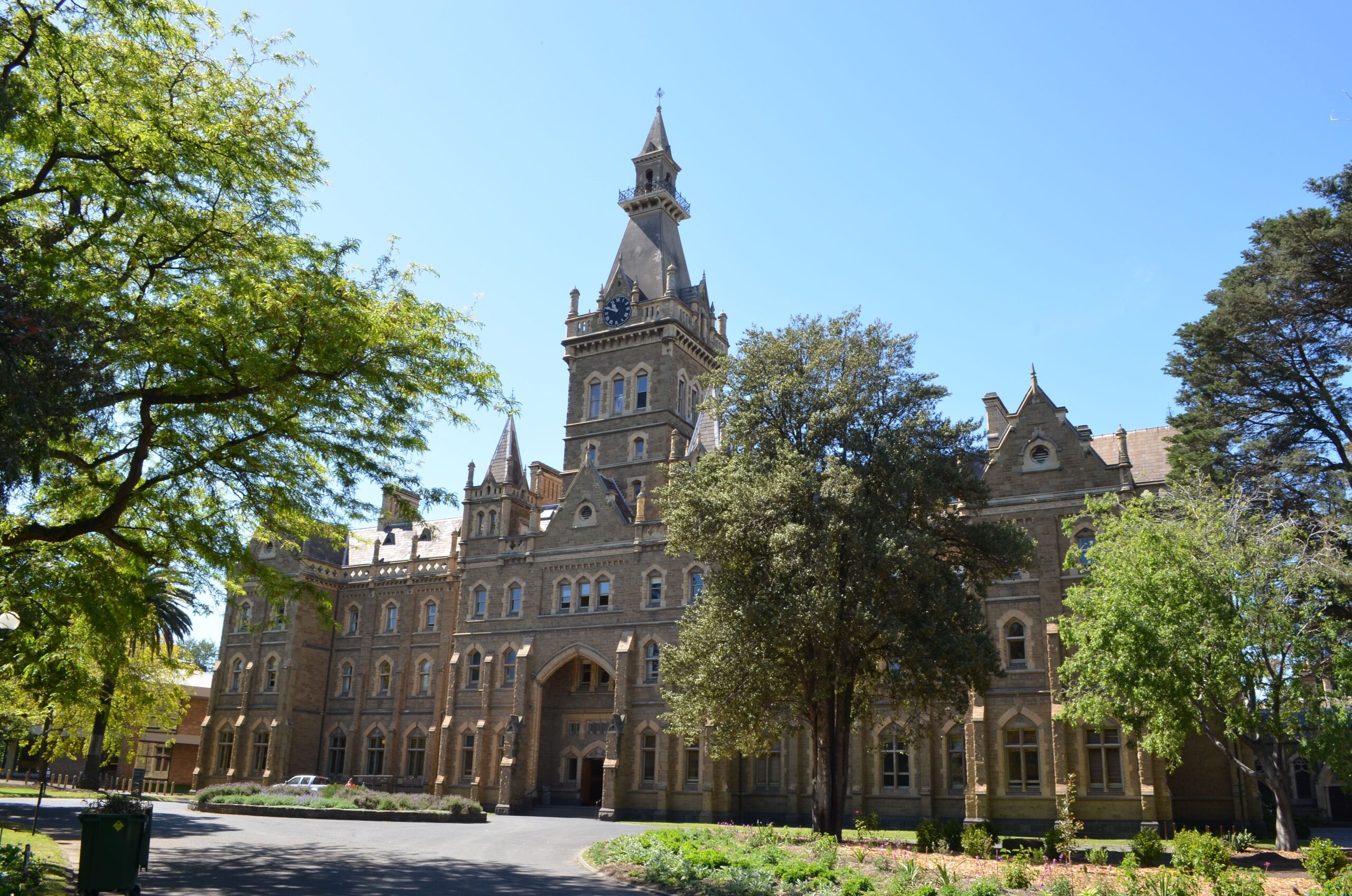 University of Melbourne Graduate Research Scholarships 2024/2025